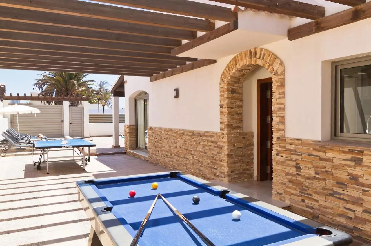 קורלחו Villa Juliana By Villa Plus